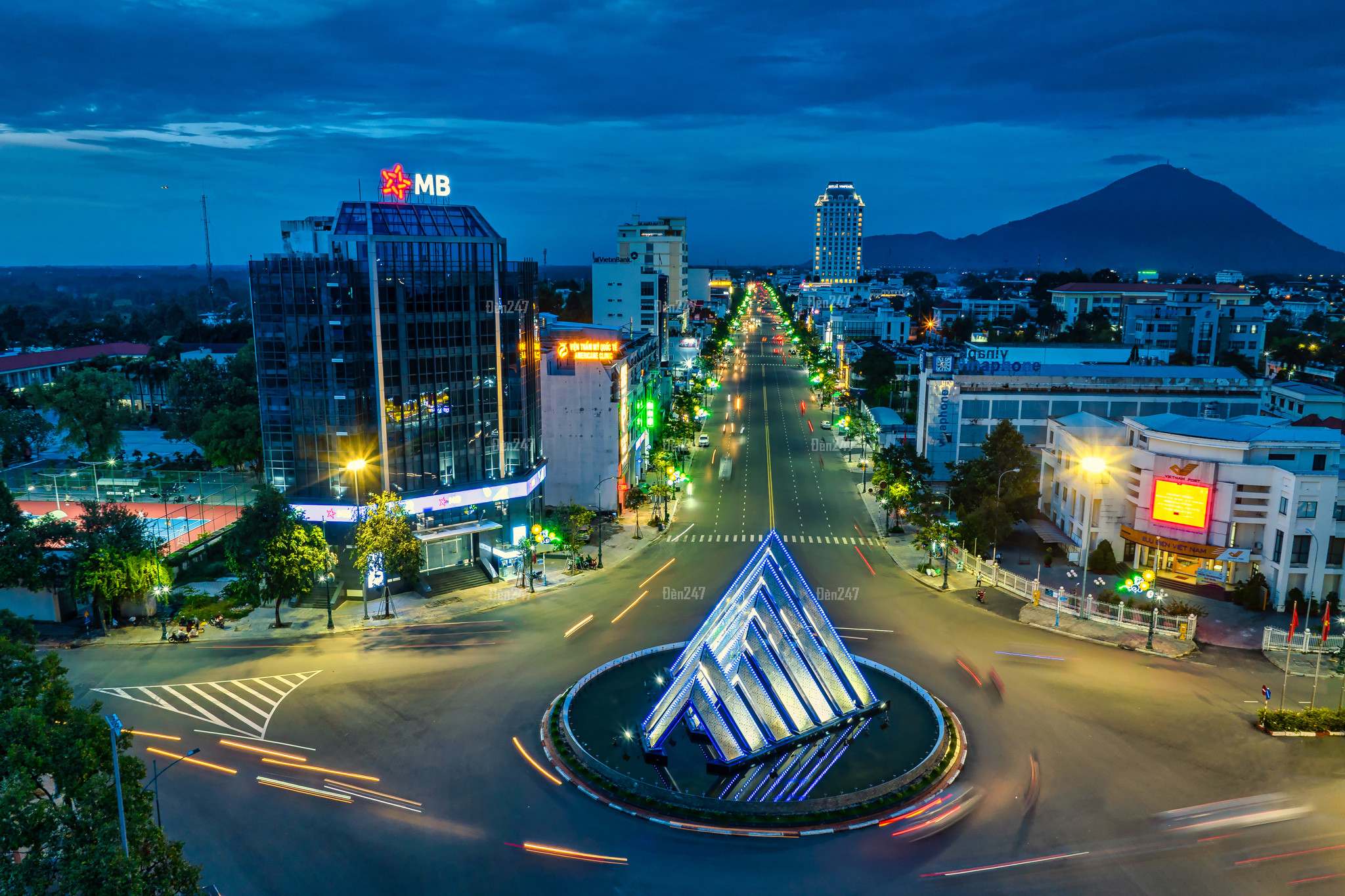 Tây Ninh: Đèn chùm pha lê cao cấp